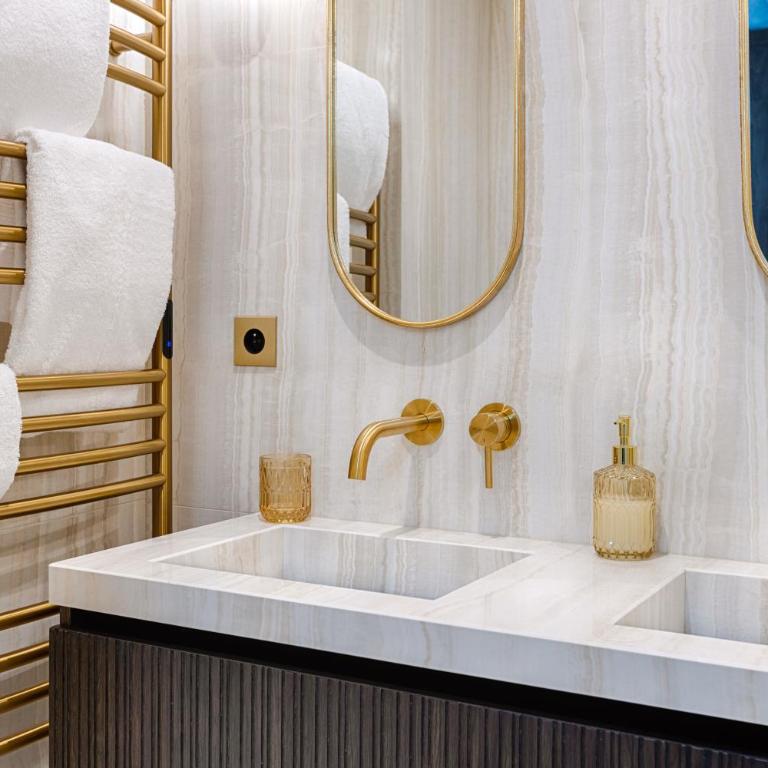 Serviced Apartment - 6 Guests - Champs-Élysées - Two-Bedroom Deluxe Apartment - 16