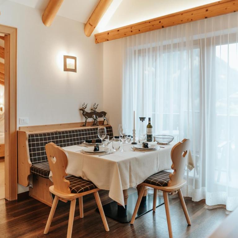 B&B Hotel Mirabel - Appartamento con 2 Camere da Letto e Balcone - 3
