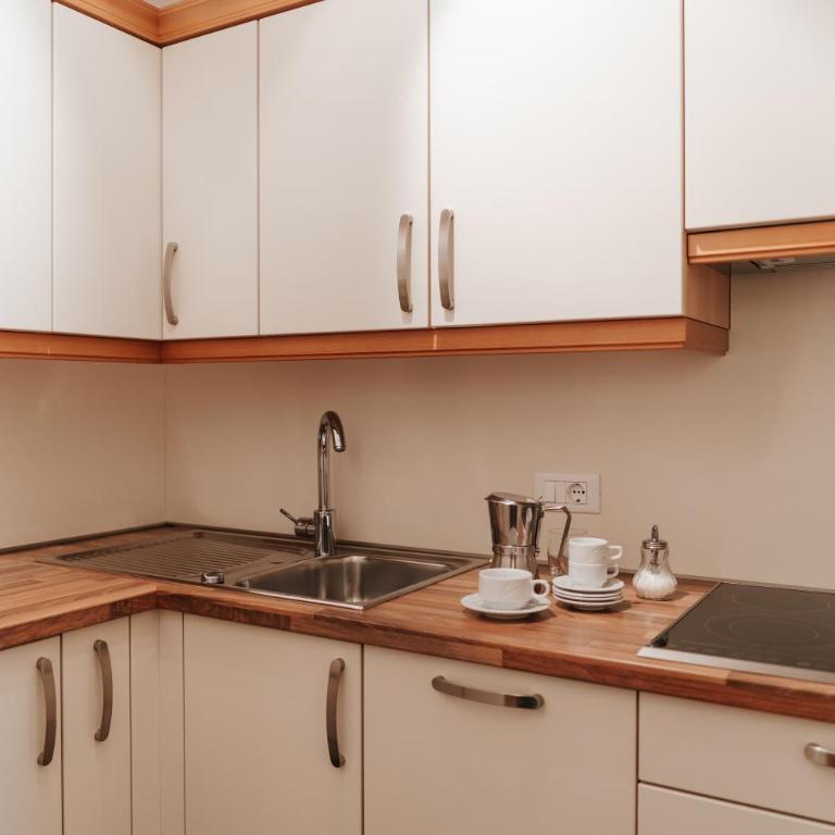 B&B Hotel Mirabel - Appartamento Superior con 2 Camere da Letto - 4