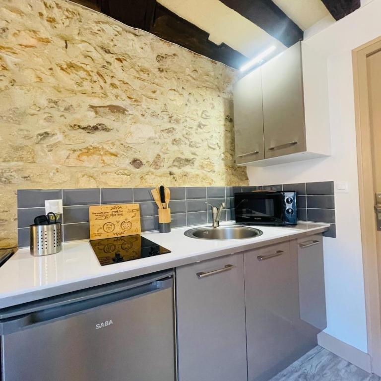Le Studio du Vieux-Mans - 2 guests - Wifi - One-Bedroom Apartment - 11