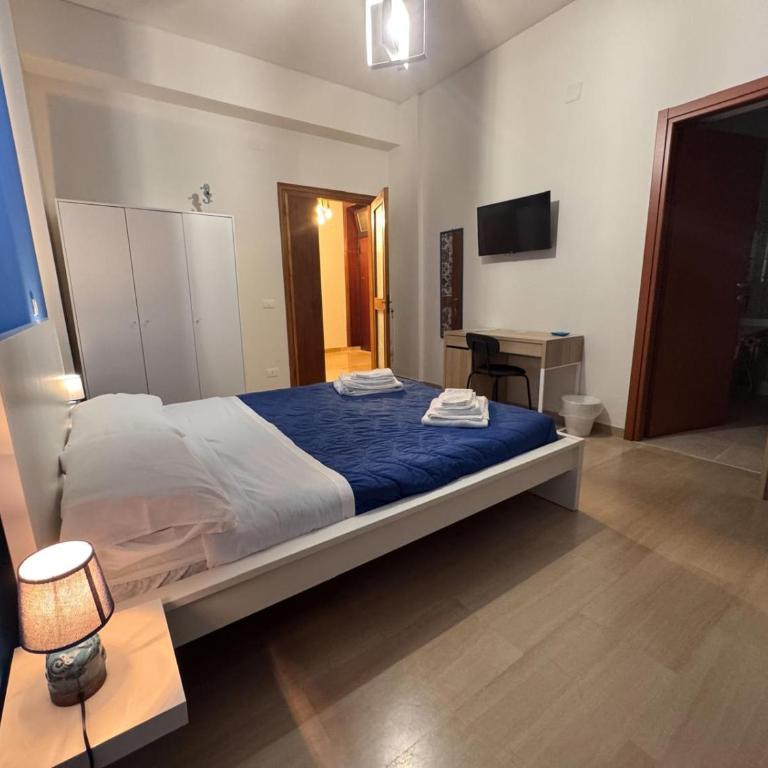 Vespro Guest House - Ampia Camera Matrimoniale - 8