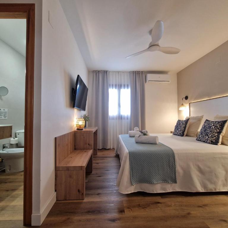 Hotel Bodegón de Peñíscola - Habitación Doble con vistas laterales al mar - 1 o 2 camas - 1
