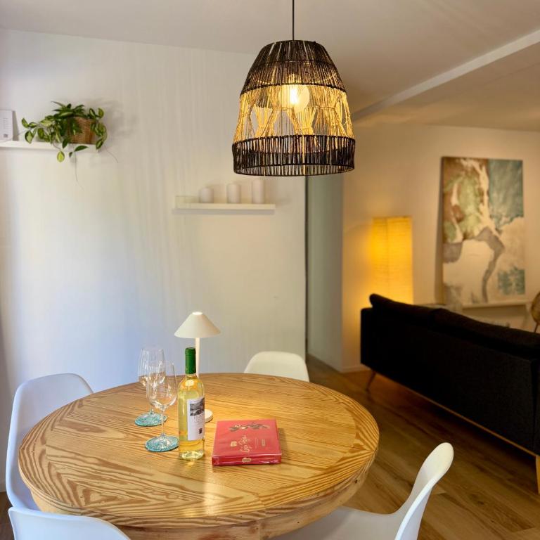 The Cozy House by Kura Homes - Three-Bedroom Apartment - 11
