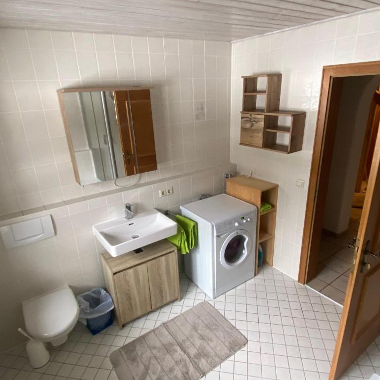 Ferienwohnung Waldblick - Chiemgau Karte - Apartment mit Balkon - 1