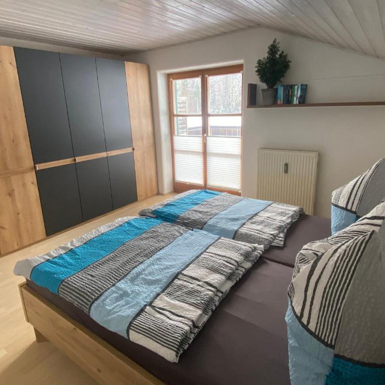 Ferienwohnung Waldblick - Chiemgau Karte - Apartment mit Balkon - 2