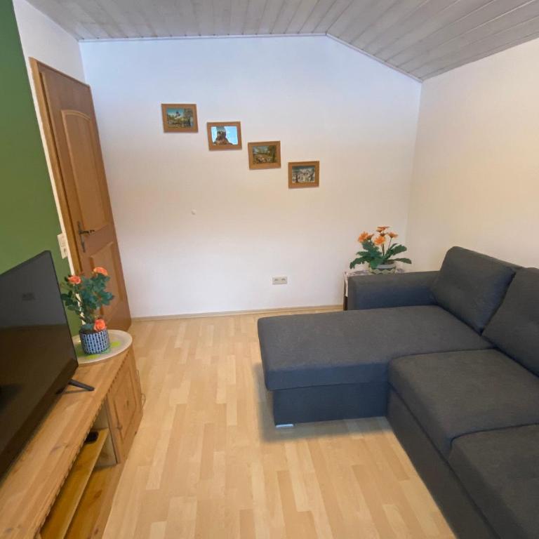 Ferienwohnung Waldblick - Chiemgau Karte - Apartment mit Balkon - 4