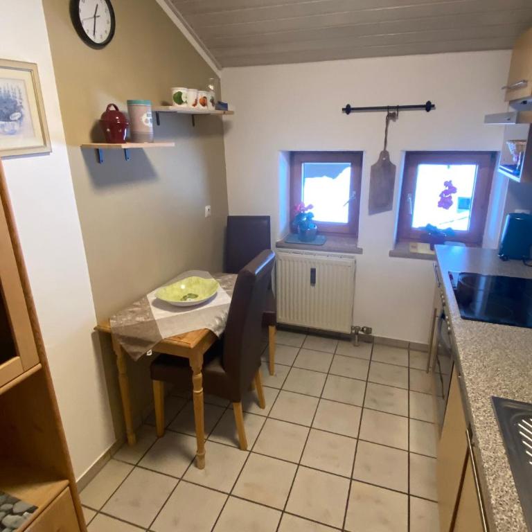 Ferienwohnung Waldblick - Chiemgau Karte - Apartment mit Balkon - 8