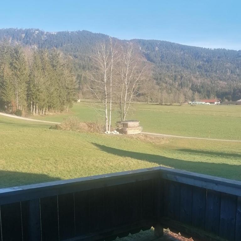 Ferienwohnung Waldblick - Chiemgau Karte - Apartment mit Balkon - 11