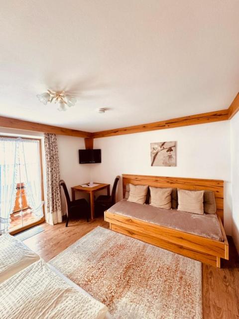 Gästehaus Marchler - Dreibettzimmer - 2
