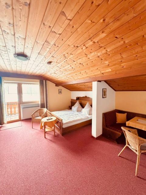 Gästehaus Marchler - Dreibettzimmer - 5