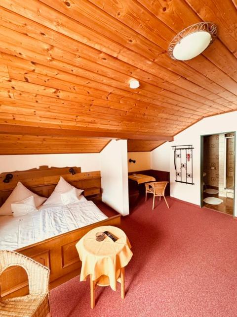 Gästehaus Marchler - Dreibettzimmer - 6