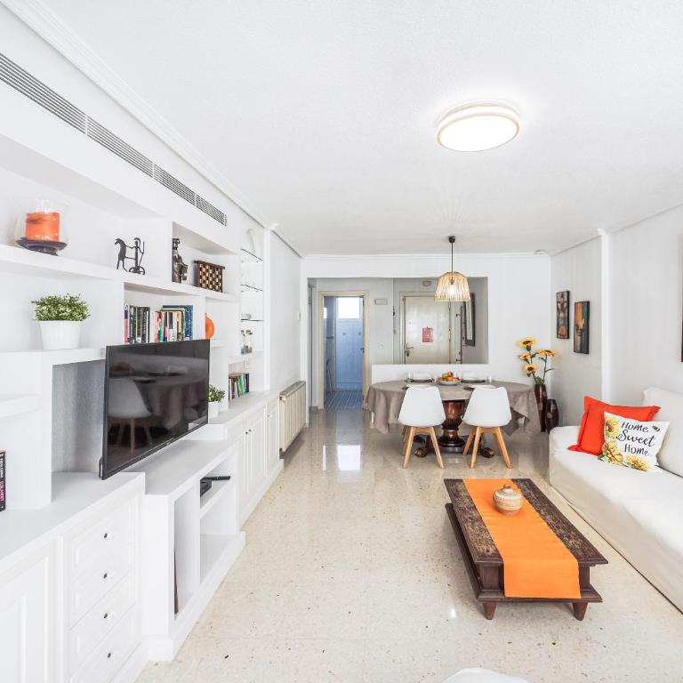 New Charming Apartment by the beach with swimming pool, parking & tennis court - Three-Bedroom Apartment - 6