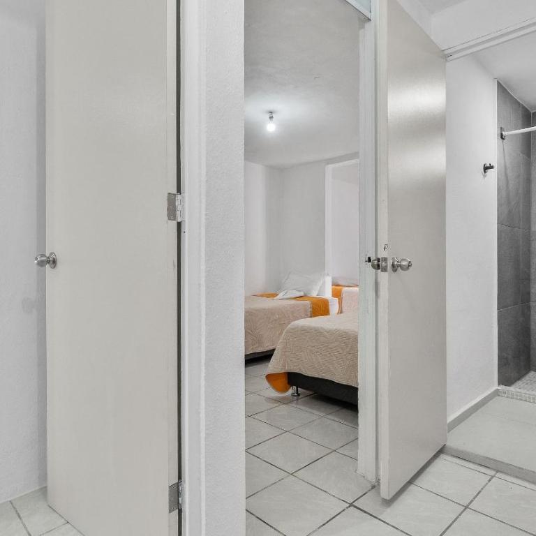 Casa Cozy, 2 bedroom, 4 bed, 2 baths with parking - Three-Bedroom House - 20