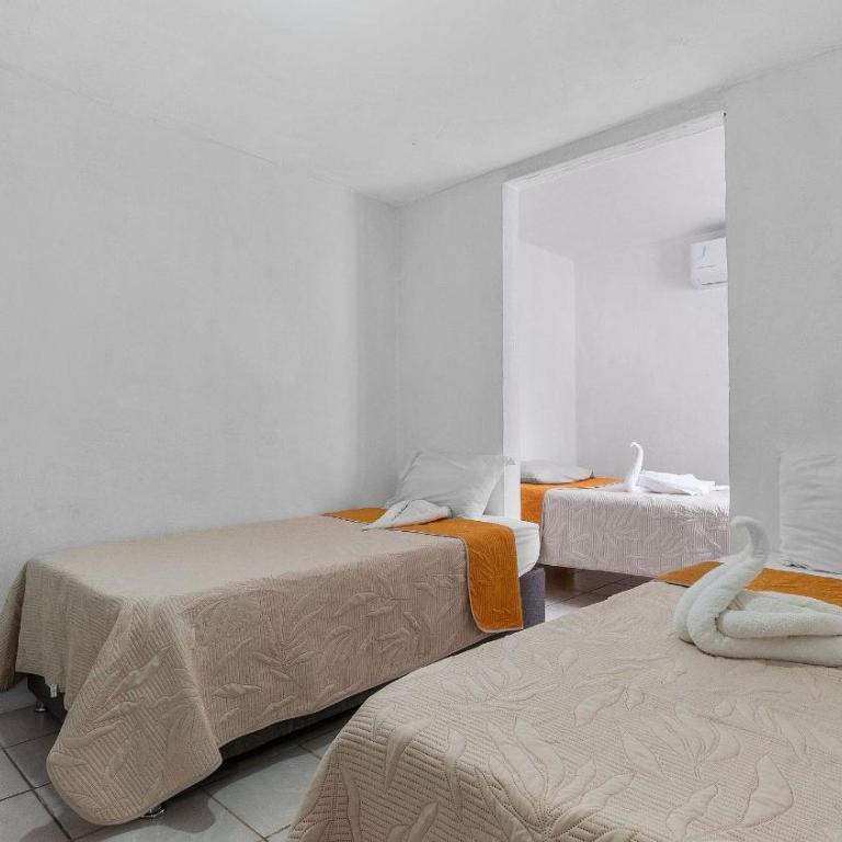 Casa Cozy, 2 bedroom, 4 bed, 2 baths with parking - Three-Bedroom House - 15