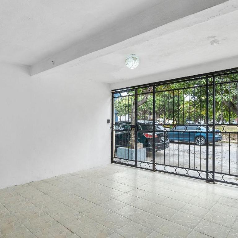 Casa Cozy, 2 bedroom, 4 bed, 2 baths with parking - Three-Bedroom House - 24