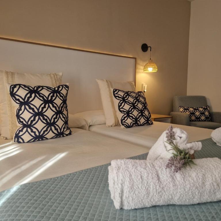 Hotel Bodegón de Peñíscola - Habitación Doble con balcón y vistas laterales al mar - 6