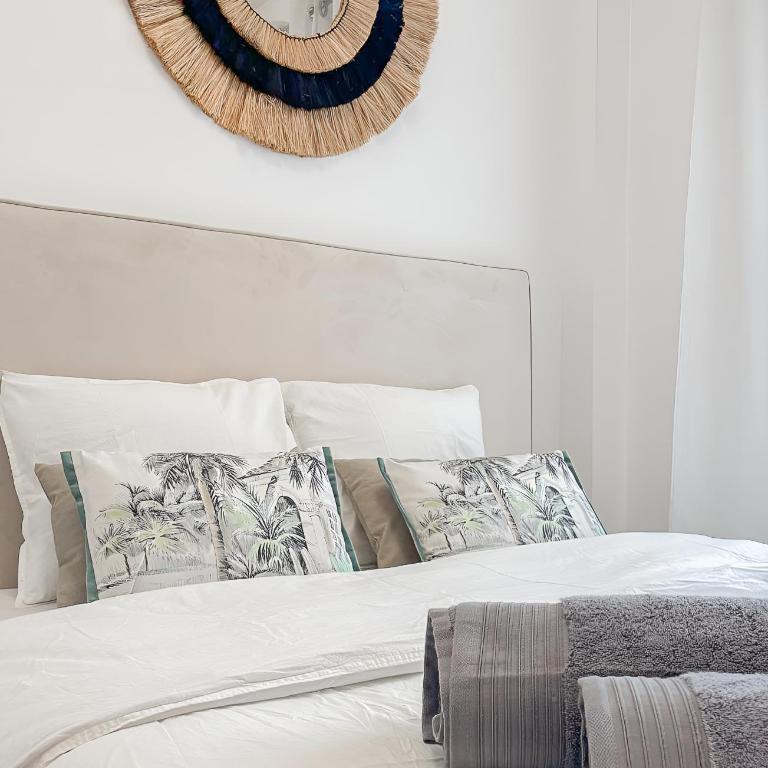 Oasis del Sol - Three-Bedroom Apartment - 4