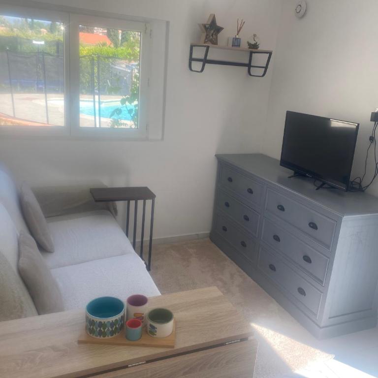 Bas de villa composée d'un 3 pièces et d'un studio avec piscine privée - Maison 3 Chambres - 26