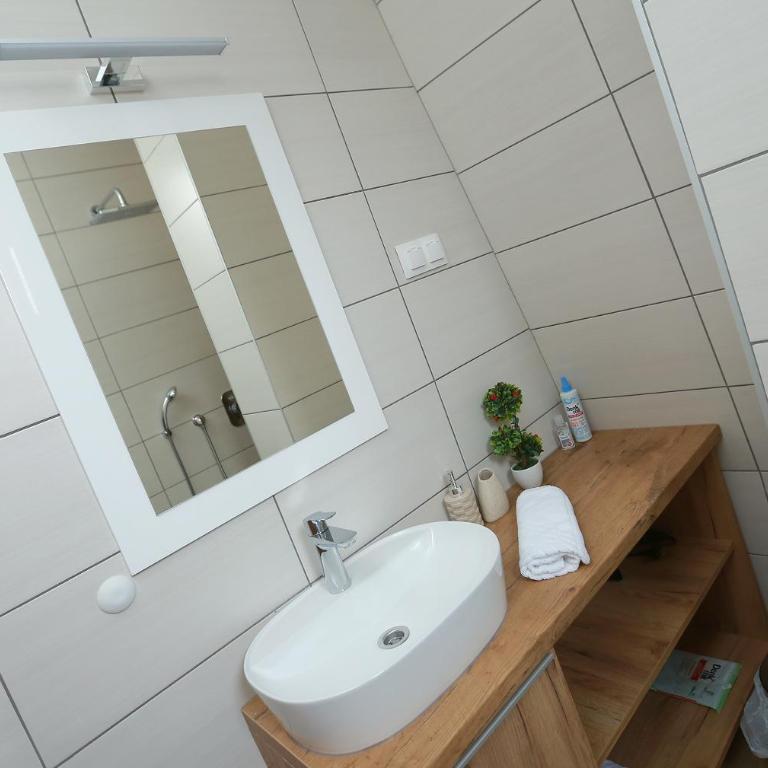 Mraz - One-Bedroom Apartment - 31