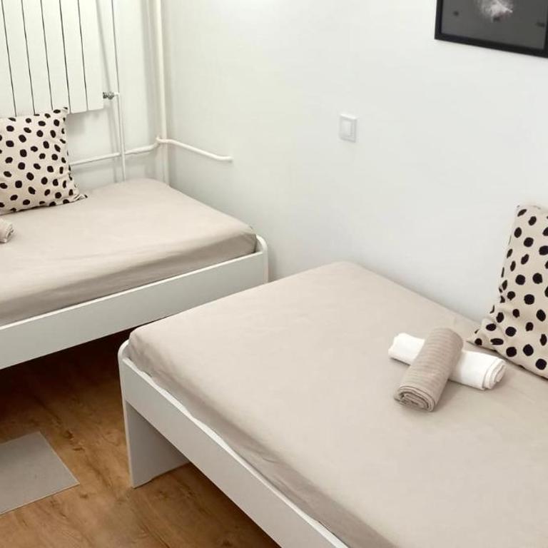 Rooms & Apartments Miavik - Small Twin Room - 3