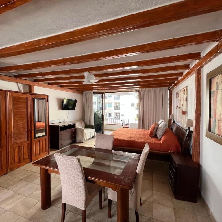 Sunny Jr Suites in downtown Puerto Vallarta - One-Bedroom Apartment - 3