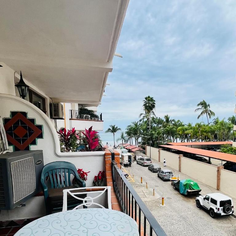 Sunny Jr Suites in downtown Puerto Vallarta - One-Bedroom Apartment - 17