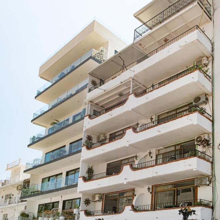 Sunny Jr Suites in downtown Puerto Vallarta - One-Bedroom Apartment - 19