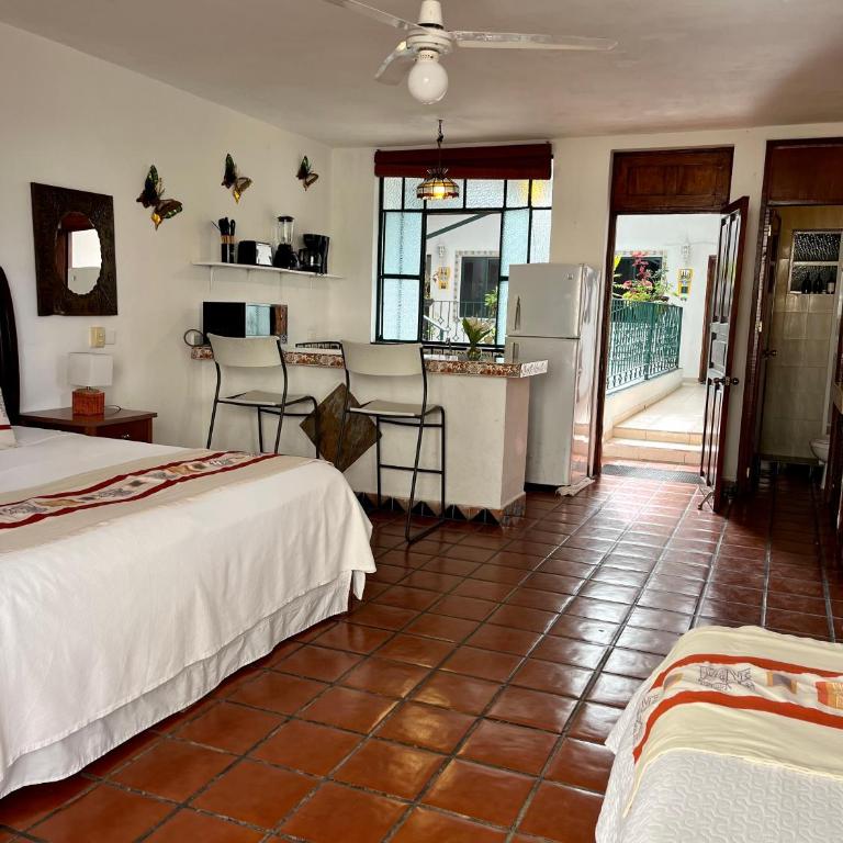 Sunny Jr Suites in downtown Puerto Vallarta - One-Bedroom Apartment - 29