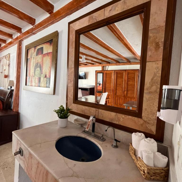Sunny Jr Suites in downtown Puerto Vallarta - One-Bedroom Apartment - 15