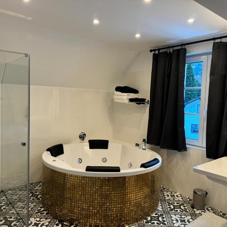 Villa Edelweiss Stuhleck - Suite mit Whirlpool - 8