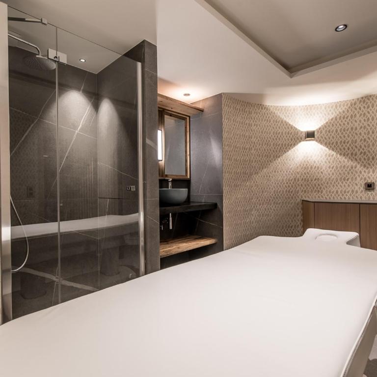 Appartement de prestige avec spa, jacuzzi et conciergerie, Route du Plateau, Les Allues - FR-1-613-55 - Appartement - 23