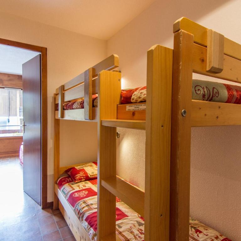 La Clusaz: Appart 6 pers, balcon, garage, WiFi - FR-1-818-14 - Apartment - 5
