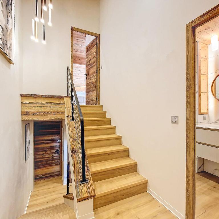 Appartement 6 pers, 2 chambres, La Clusaz, balcon - FR-1-818-21 - Apartment - 8