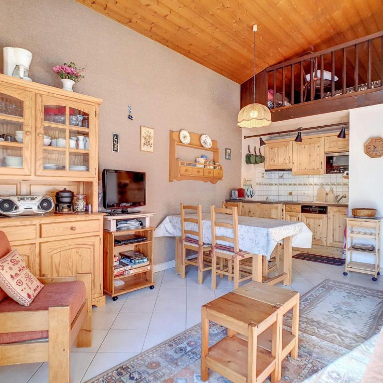 La Clusaz : Appartement cabine 4 pers, cosy avec mezzanine - Appartement 1 Chambre - 3