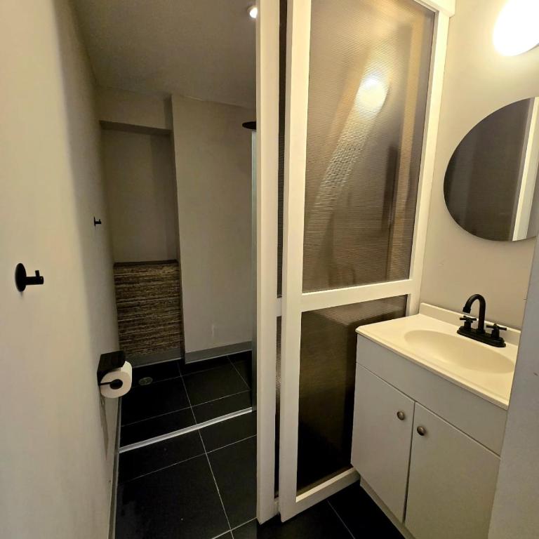 HOM Hostel Boutique - Bed in 6-Bed Mixed Dormitory Room - 5