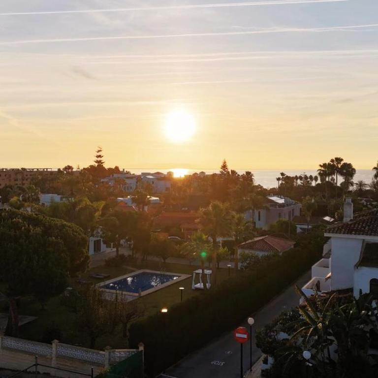 4 Bedroom Townhouse 200 meters from the Beach! - Apartment - 60