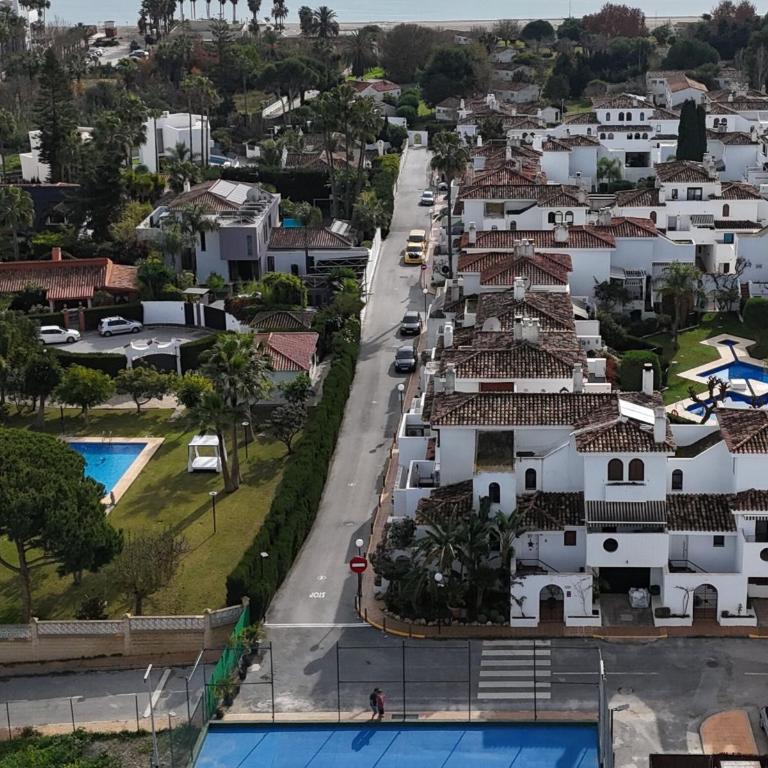 4 Bedroom Townhouse 200 meters from the Beach! - Apartment - 59