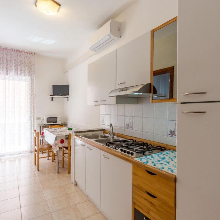 Comfy flat by the beach - Apartment - 2