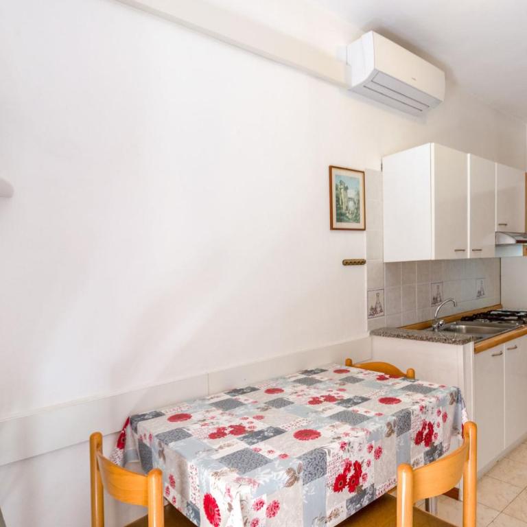 Comfy flat by the beach - Apartment - 3
