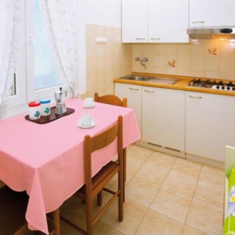 Comfy flat by the beach - Apartment - 8