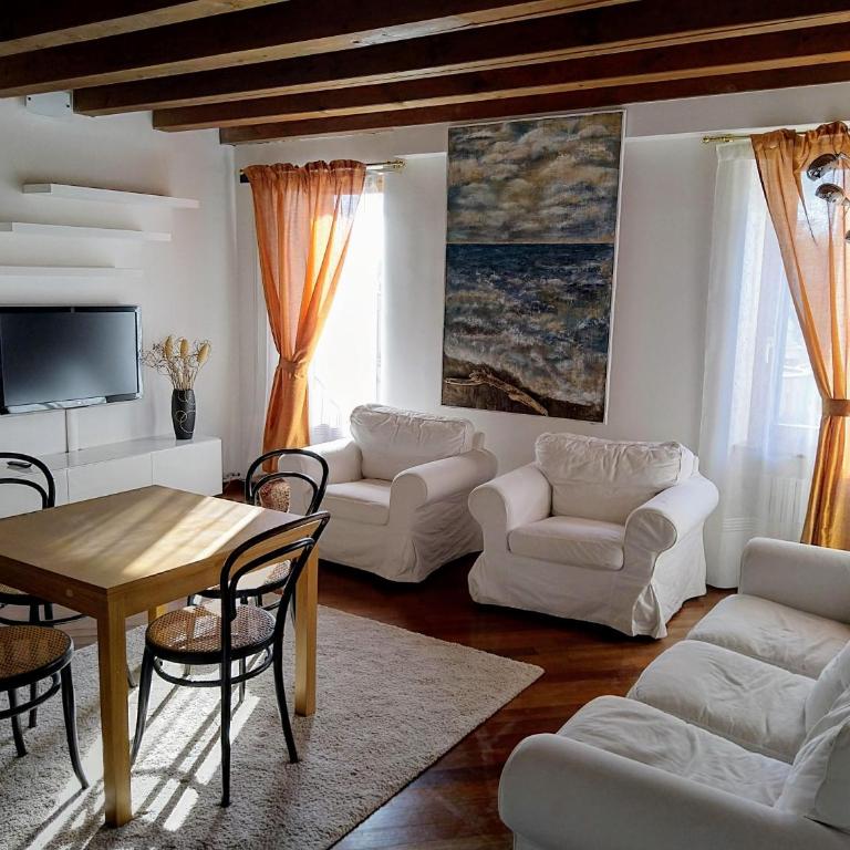 Across the River and Into the Trees - Appartamento Deluxe con 2 Camere da Letto e Balcone - 12