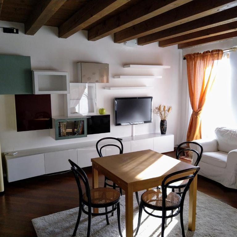 Across the River and Into the Trees - Appartamento Deluxe con 2 Camere da Letto e Balcone - 13