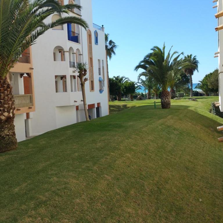 Apartamento Atlanterra Playa - Apartamento de 2 dormitorios con vistas al jardín - 8