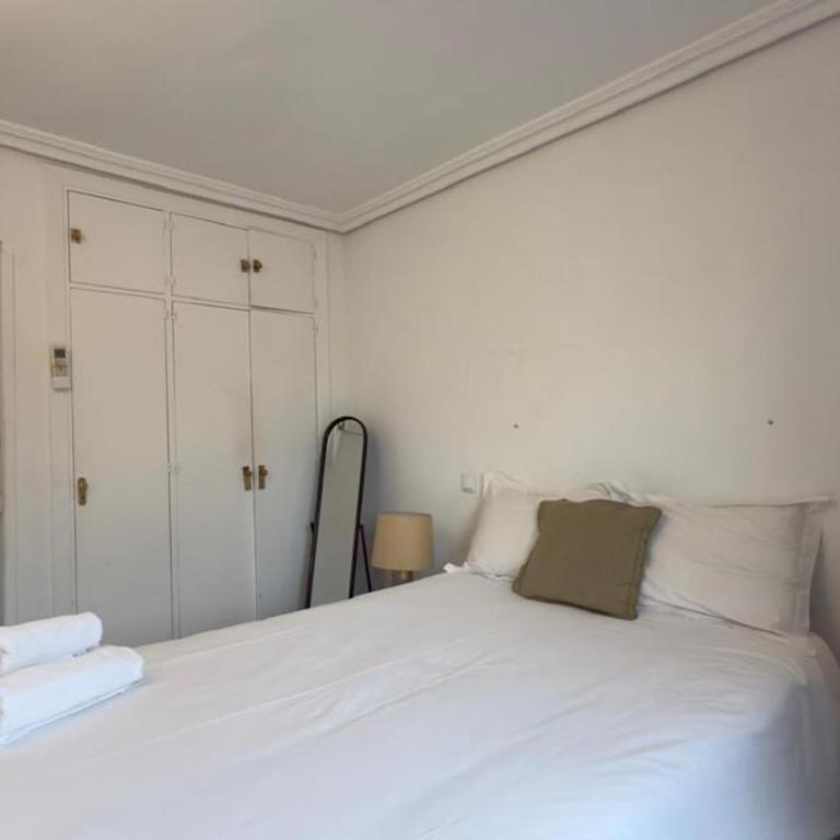 Centrally located and cosy in Madrid - Cava Baja - One-Bedroom Apartment - 8