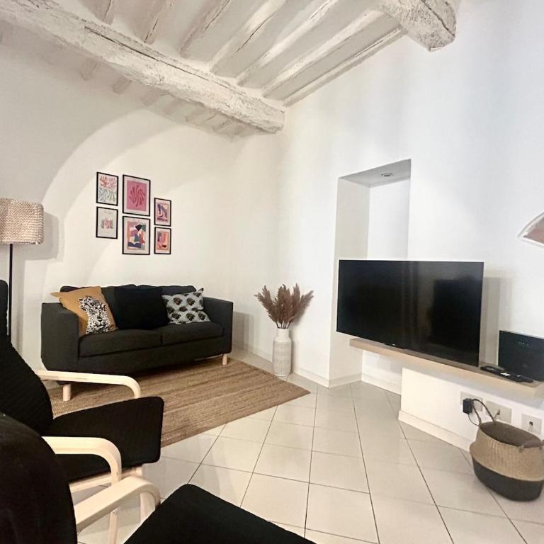 San Giorgio home,cozy apartment Siena city center - Three-Bedroom Apartment - 2