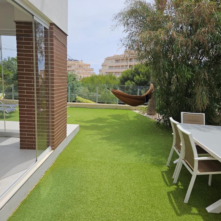 Quiet modern apartment with a large sunny garden! - Apartamento de 2 dormitorios - 3