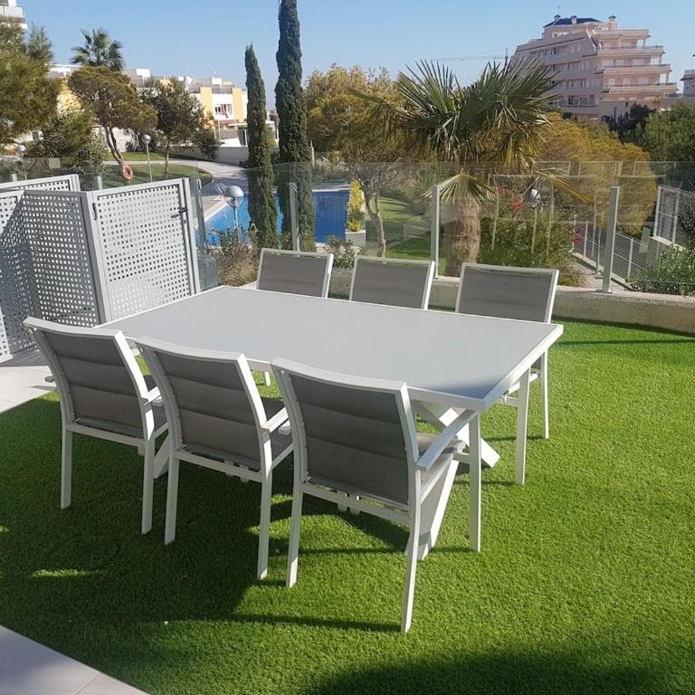 Quiet modern apartment with a large sunny garden! - Apartamento de 2 dormitorios - 28