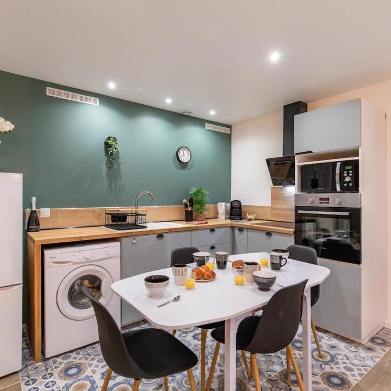 Le Coup de Coeur - À 4min du Sanctuaire - 1min des commerces - 3pers - Apartment mit 1 Schlafzimmer - 16