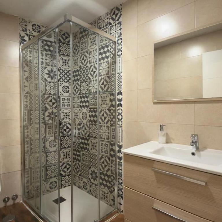 Centrally located in Madrid 3I - One-Bedroom Apartment - 5