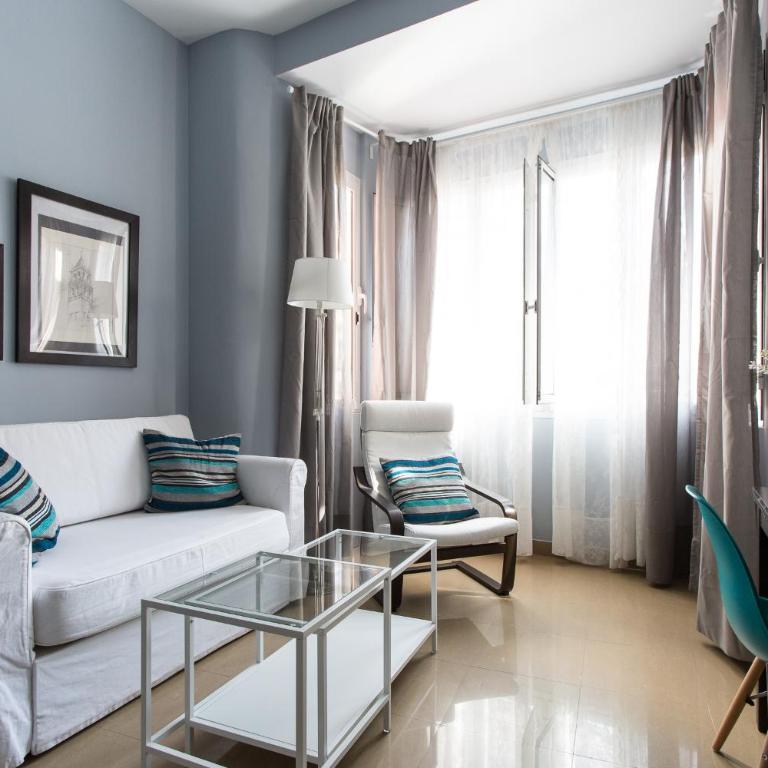 Apartamentos Edificio Constitución - Estudio (3 adultos) - Calle Adolfo Rodríguez Jurado, 8, 2° piso - 3